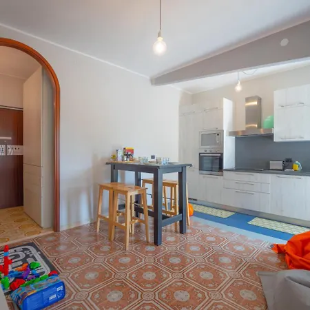 Babyaccommodation Family Garden Iii Apartmán Finale Ligure